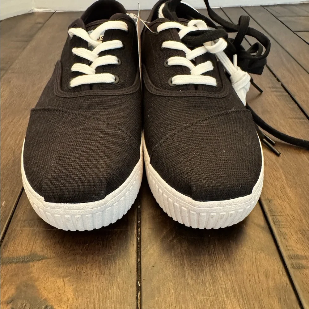 TOMS Cordones Indio Womens 7 B Sneakers Casual Shoes Black Heritage Canvass NIB